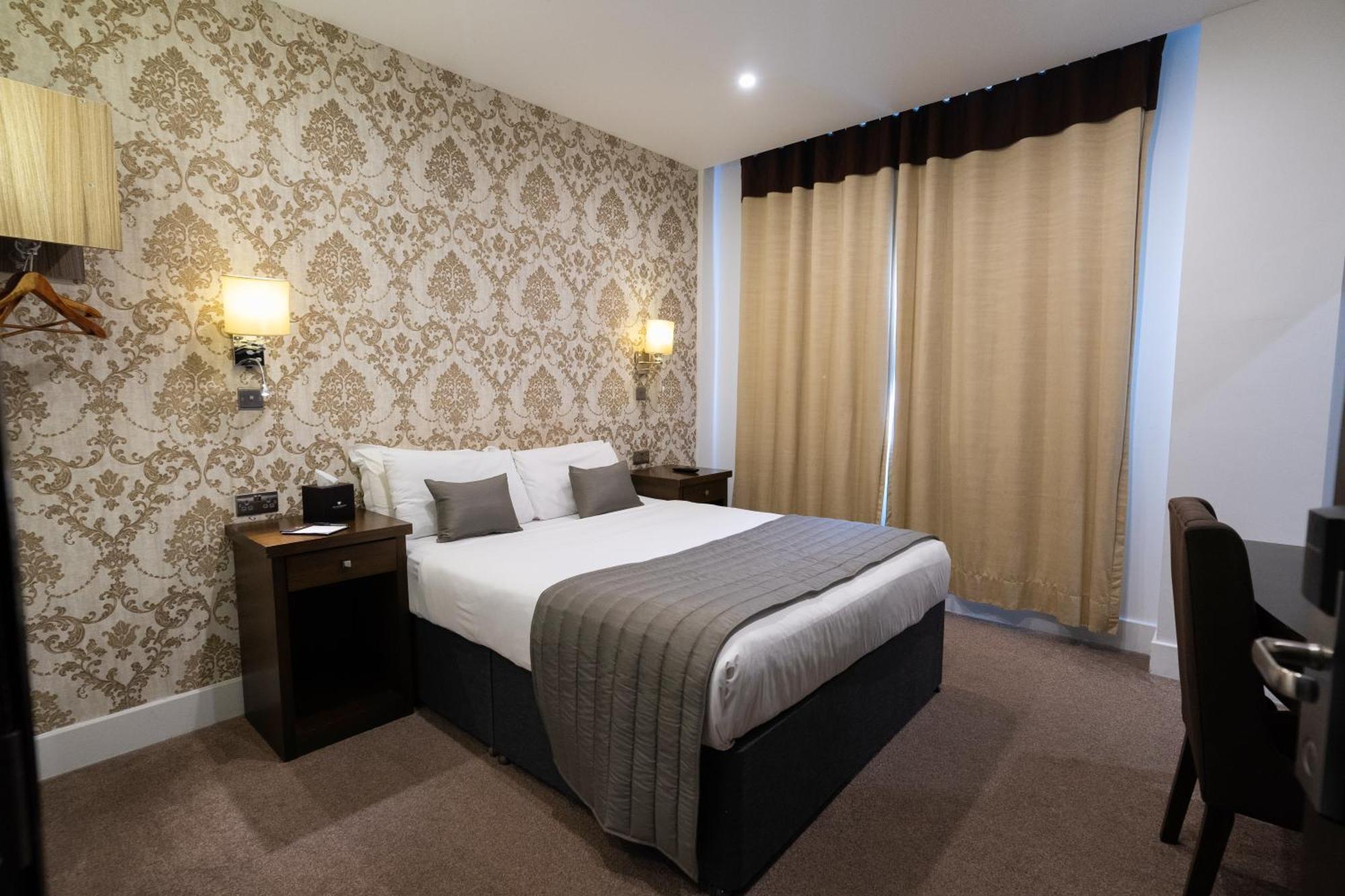 Grand Sapphire Hotel & Banqueting Кройдон Экстерьер фото