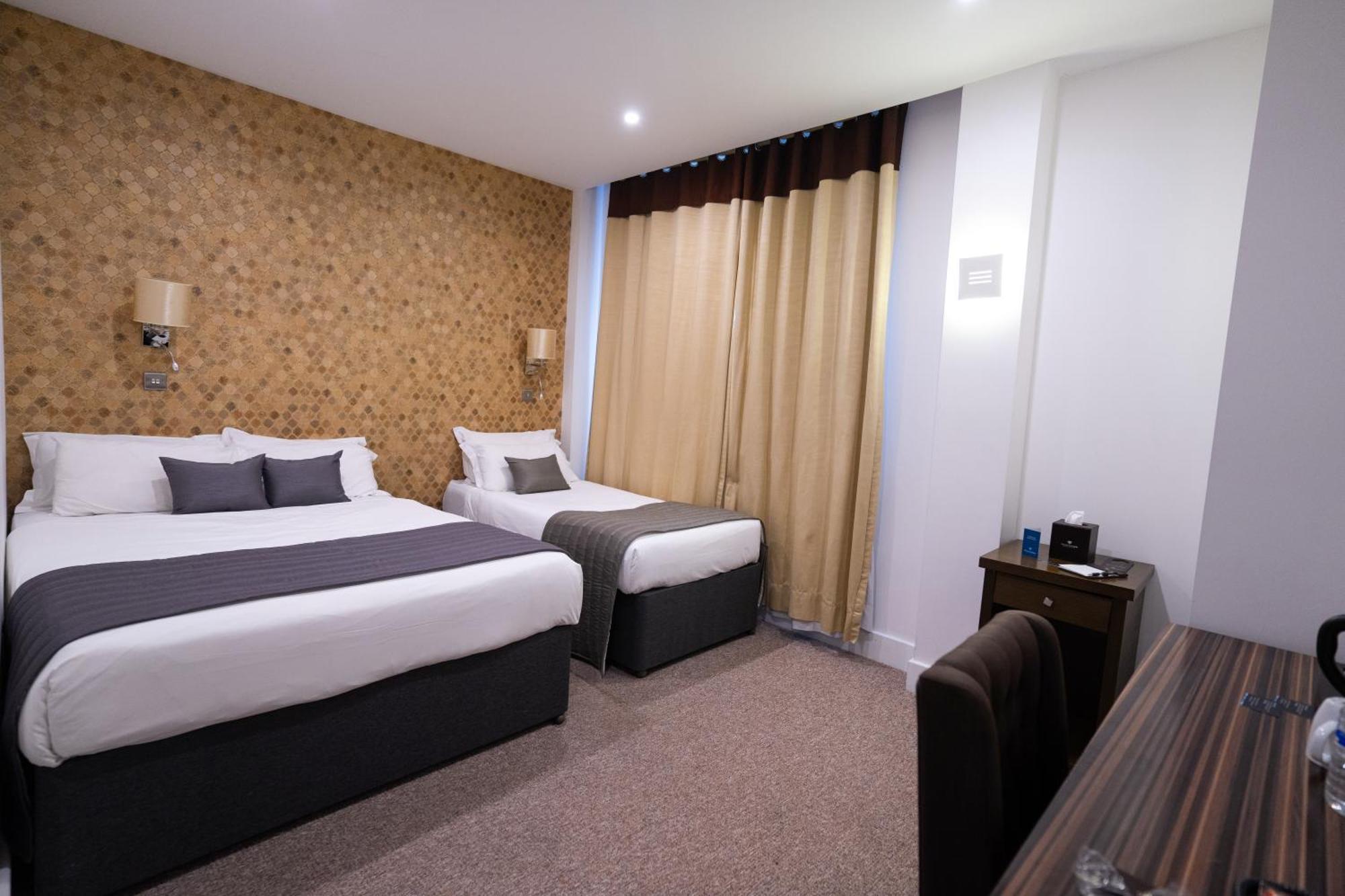 Grand Sapphire Hotel & Banqueting Кройдон Экстерьер фото