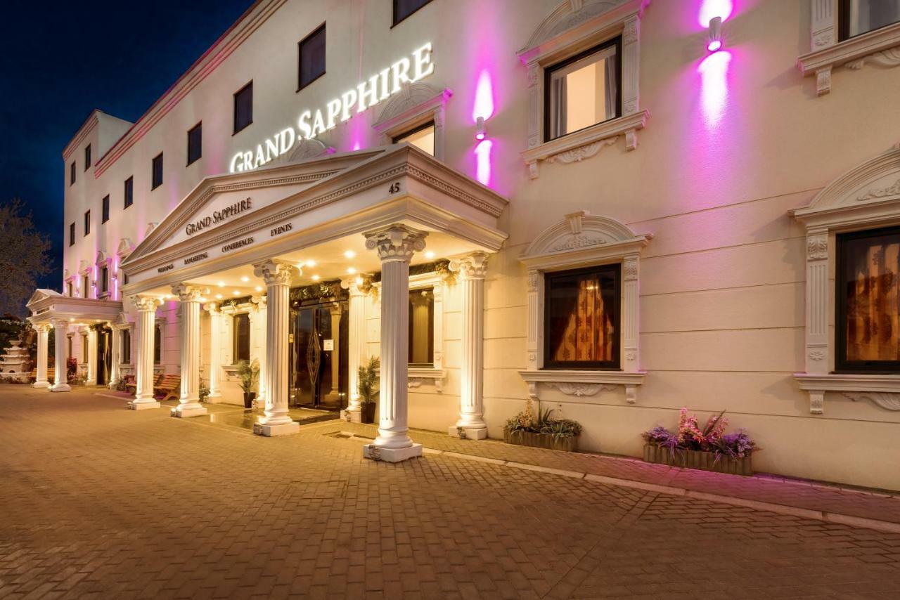 Grand Sapphire Hotel & Banqueting Кройдон Экстерьер фото